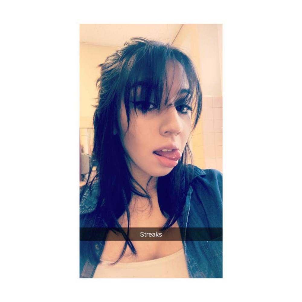 Meet your Posher, Zanaya